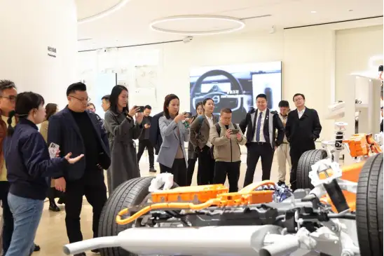 语言家为“蓉欧产业对话”——汽车产业和循环经济专题活动提供翻译服务